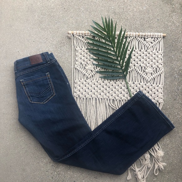 bootcut jeans buckle